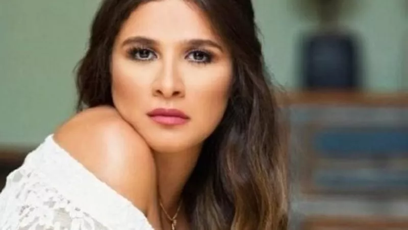 متعشمين .. رسالة غامضة من ياسمين عبد العزيز ردا على أحمد العوضى 