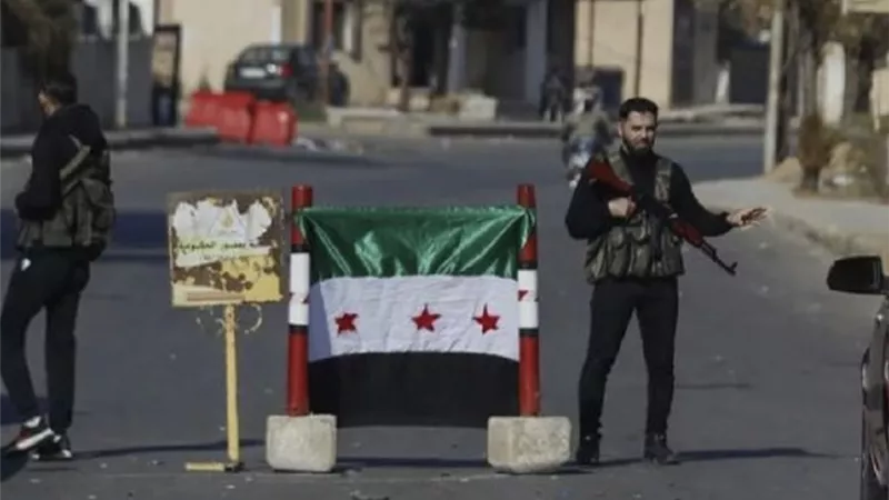 ياسمين الجيوشي تكتب: من يحمي العلويين من الحرب في سوريا؟