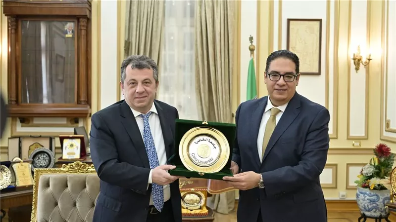 رئيس جامعة القاهرة يبحث تعزيز التعاون مع الجامعات الأرمينية