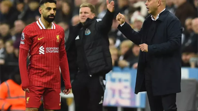فقد أعصابه.. مدرب ليفربول ينزعج على الصحفيين بسبب محمد صلاح