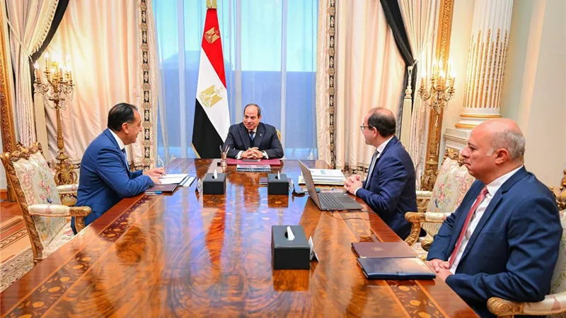الرئيس السيسي يوجه بمواصلة الجهود المكثفة للحد من التضخم وتحسين الإنتاجية