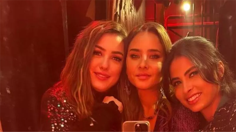 نيللي كريم برفقة روبي وكندا علوش من كواليس مسلسل إخواتي 