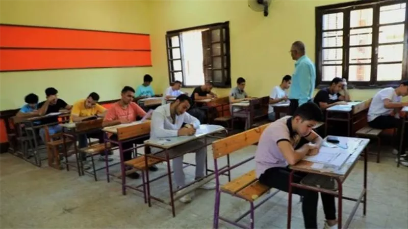وزارة التعليم تطالب طلاب الصفين الأول والثاني الثانوي بتحديث بياناتهم 