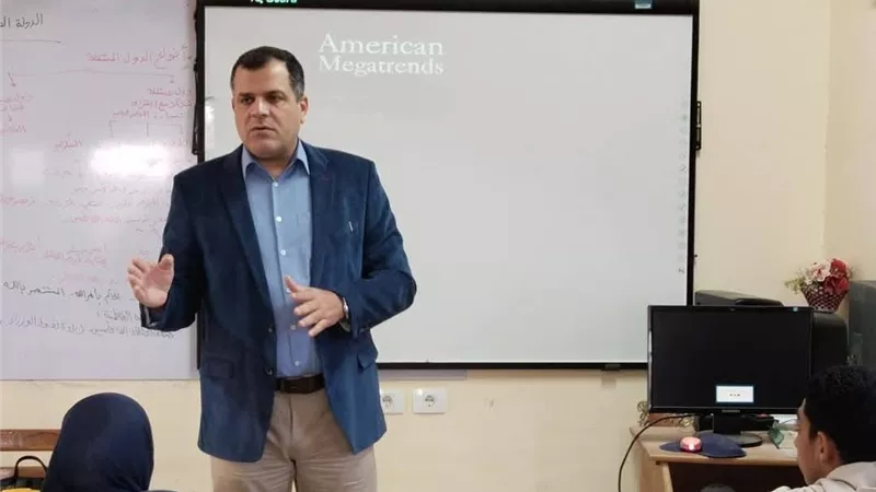 صور .. وكيل تعليم دمياط يتفقد امتحانات مارس ميدانيا 