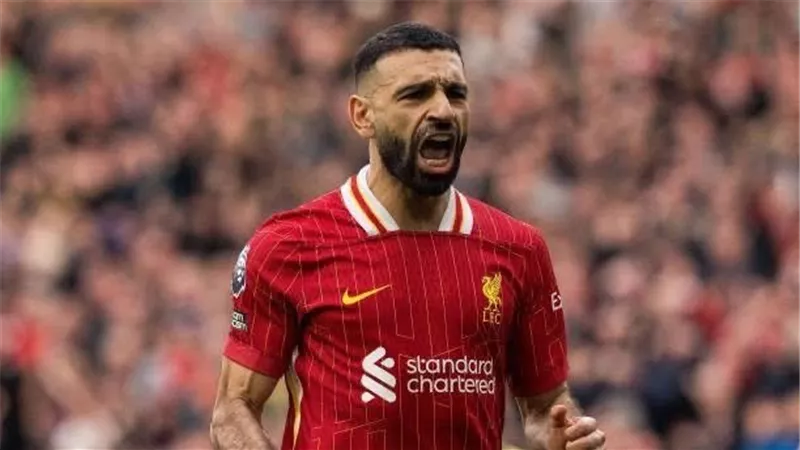 صحيفة إسبانية: تراجع حظوظ محمد صلاح في الفوز بالكرة الذهبية