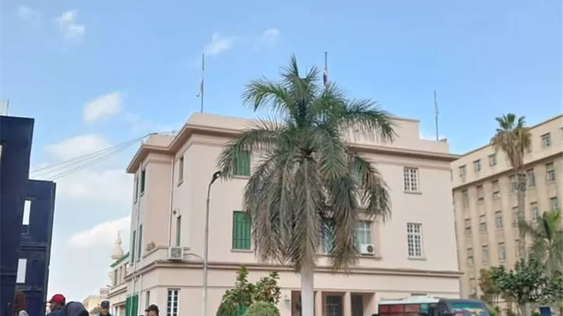 وزير قطاع الأعمال ومحافظ الغربية يشاركان عمال غزل المحلة إفطار العاشر من رمضان
