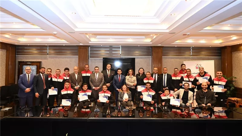 صبحي يستقبل منتخب السلة للكراسي المتحركة ويشيد بأدائهم وروحهم القتالية
