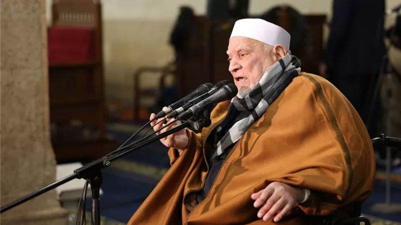 الدكتور أحمد عمر هاشم: الصيام عبادة عظيمة تربي المسلم على التقوى والصدق