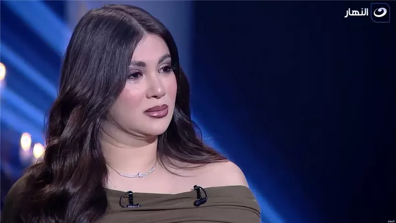 سابني قبل الفرح بأسبوع.. هدى الإتربي تبكي وتكشف علاقتها بمنتج شهير توفى