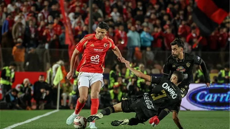 لماذا تأخر الأهلي في إعلان انسحابه عن بطولة الدوري بعد أحداث القمة؟.. مصدر يُجيب 