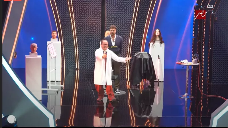 رامز جلال ساخرًا من مصطفي أبو سريع: « ساب الفن وقلب رقاصة»