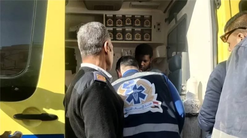  بسبب خلافات الجيرة.. عامل وعمه يعتديان على شخص بـ 