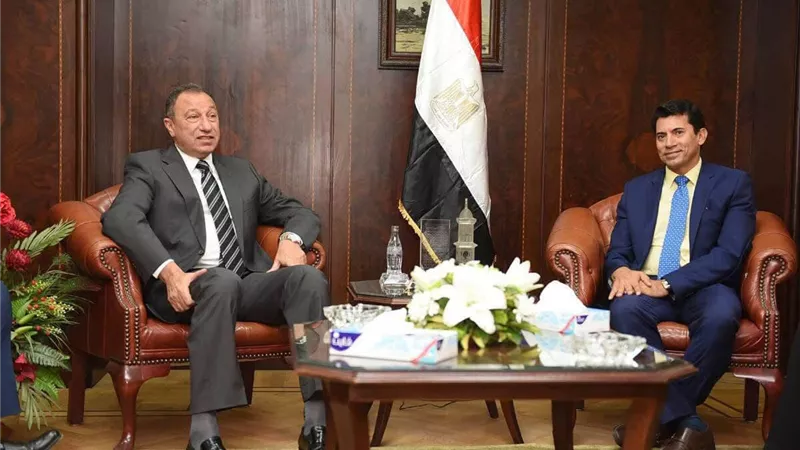 بعد انسحاب الأهلي .. اجتماع بين الكابتن محمود الخطيب والدكتور أشرف صبحي