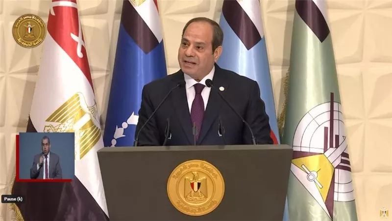 الرئيس السيسي: لهذا الوطن رجال صنعوا المستحيل وحققوا لمصر صمودا في الماضي والحاضر| فيديو
