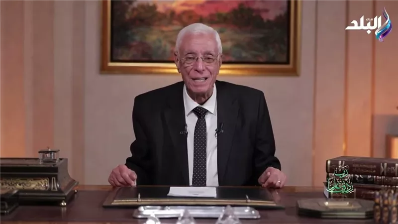 حسام موافي يكشف علاقة المكسرات باحتياجات الجسم من فيتامين ب 12 (فيديو)