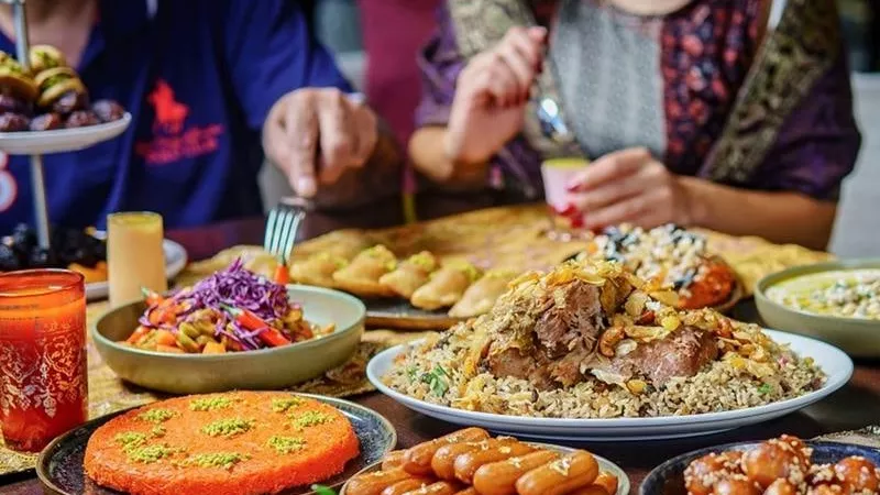 ما حكم تأخير الإفطارعمدًا في شهر رمضان؟ .. علي جمعة يجيب 