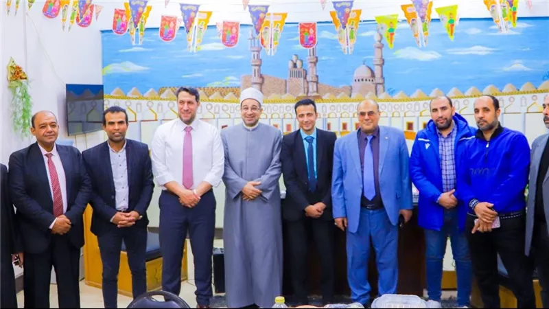 إفطار جماعي لطلاب معهد الأزهر لتعليم اللغة العربية للناطقين 