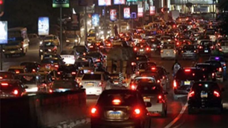 حركة المرور في القاهرة والجيزة.. إزدحام في المحاور الرئيسية وسيولة ببعض المناطق