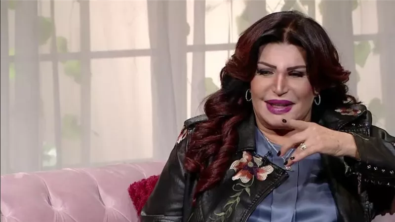 نجوى فؤاد: قرار اعتزالي مرتبط بالحج ومسيرتي خالية من الأعمال المشينة|فيديو 