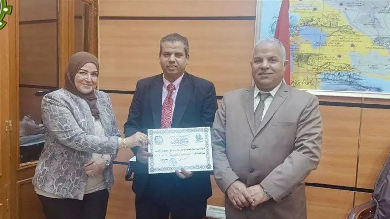  مدير تعليم الفيوم تكريم المعلمين المتميزين خلال جولاته الميدانية لمتابعة انضباط العملية التعليمية