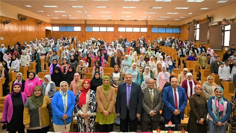 نائب رئيس جامعة الفيوم: الشباب مستقبل الأوطان ويمثلون وقود المجتمع 