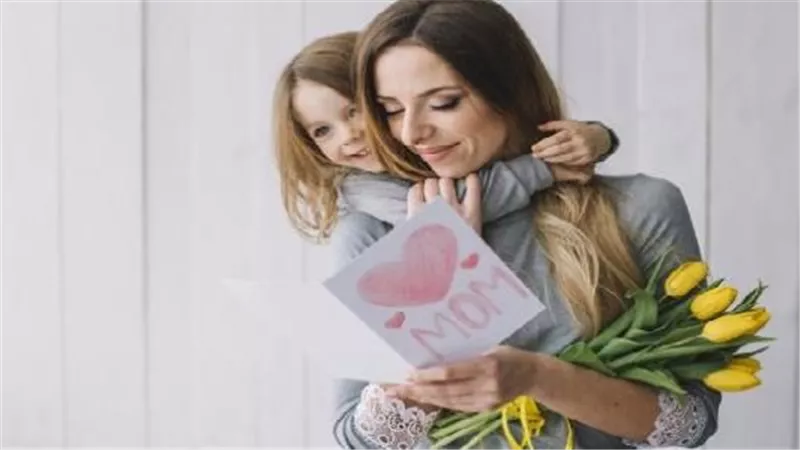  هل الاحتفال بـ عيد الأم مخالف للشريعة الإسلامية؟.. دار الإفتاء توضح
