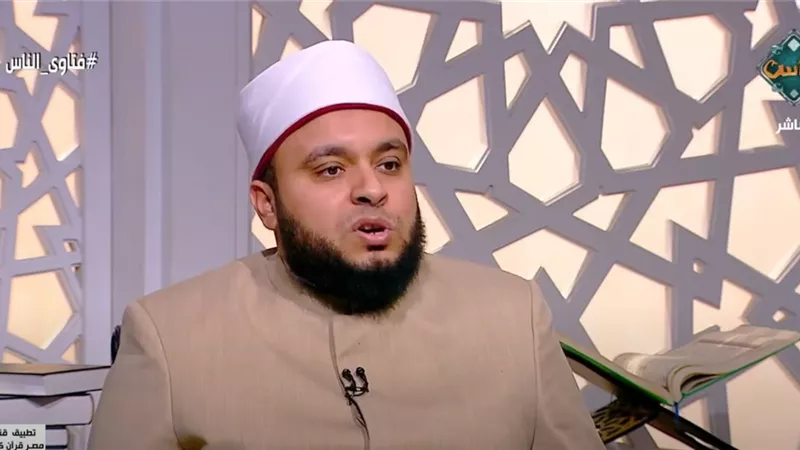 ما حكم قراءة الفاتحة للمأموم في الصلاة الجهرية؟..  أمين الفتوى يجيب