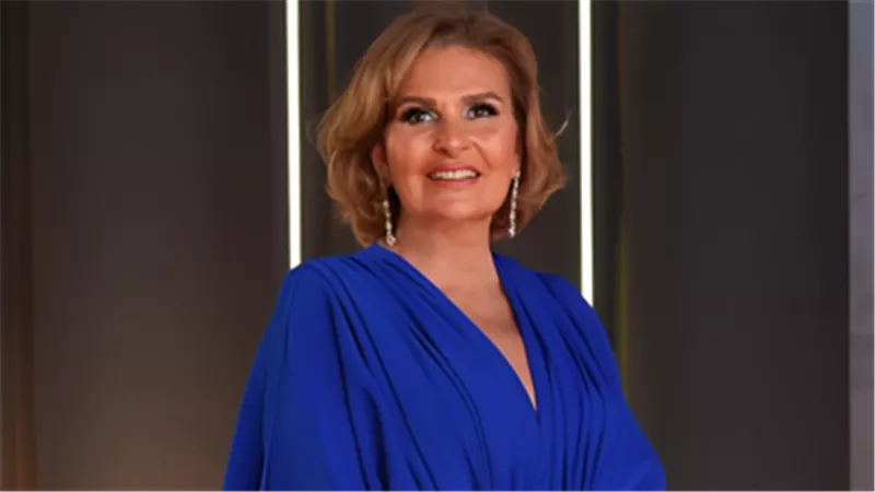يسرا تنعي سميحة أيوب: 