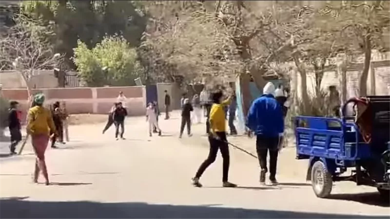 الأمن يفحص الفيديو.. مشاجرة بالشوم فى حلوان بسبب واقعة تحرش 