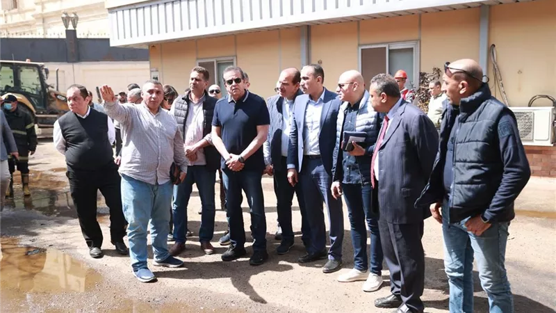 بسبب حريق الفجر..  وزير الصحة يوجه بنقل  خدمات إدارتي التراخيص والتكليف لديوان الوزارة