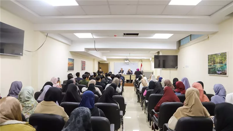 مستشارة شيخ الأزهر: هدفنا إحداث التقارب بين الطلاب وتبادل الثقافات الطيبة