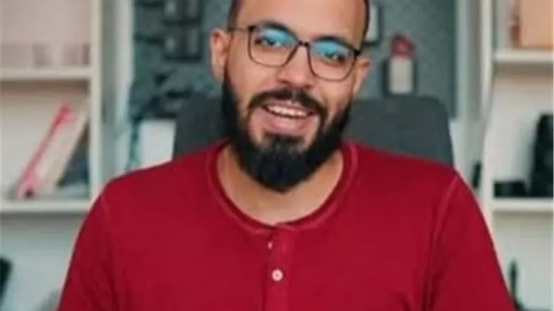 تبرئة اليوتيوبر أحمد أبو زيد من تهمة الإتجار فى النقد الأجنبي