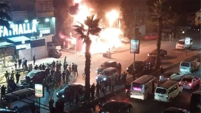 الحماية المدنية تسيطر على حريق  داخل محل مراتب بفيصل دون إصابات