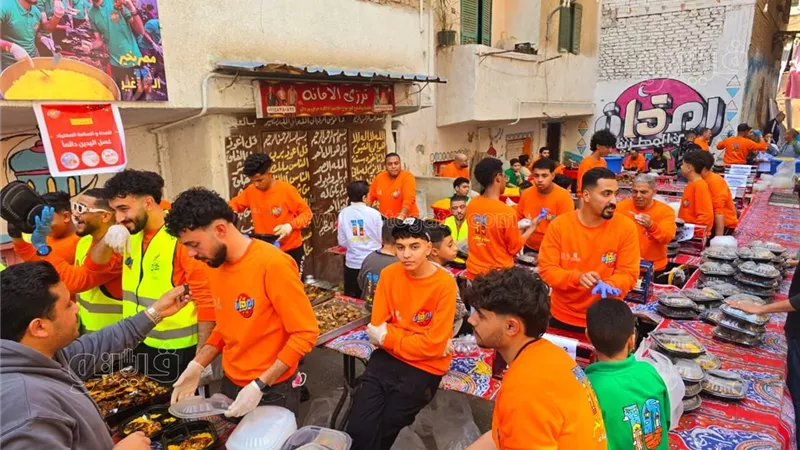 إفطار المطرية.. أكبر مائدة رمضانية تتحول إلى أيقونة تجمع المصريين (فيديو)