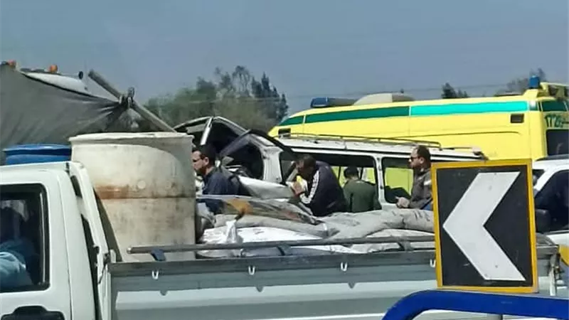 إصابة 15 شخصًا في حادث إنقلاب ميكروباص على طريق المحلة - طنطا