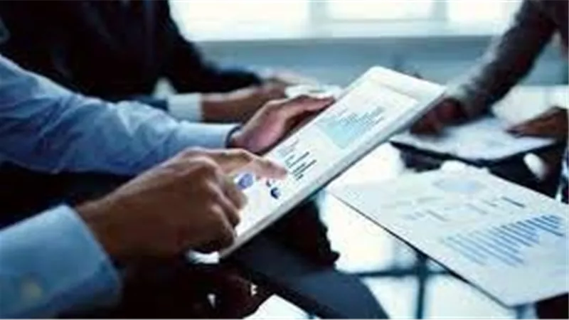 ما هو التصنيف الائتماني «i-score» ..وكيف تتجنب الوقوع في القوائم السلبية؟