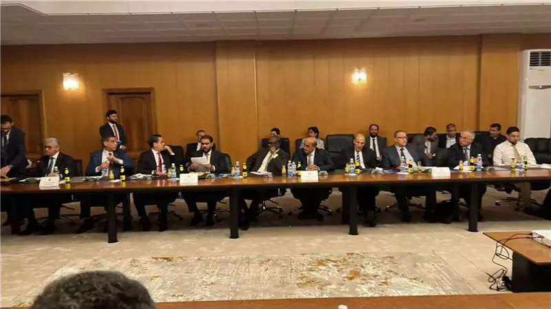 البرلمان الليبي يتحرك لتشكيل حكومة جديدة وسط احتجاجات واستقالات