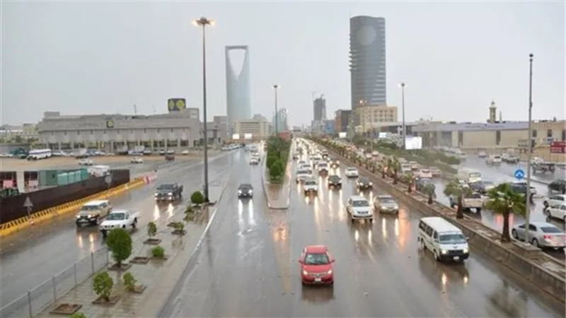 طقس السعودية اليوم.. رياح نشطة وأتربة مثارة وسحب رعدية مثارة