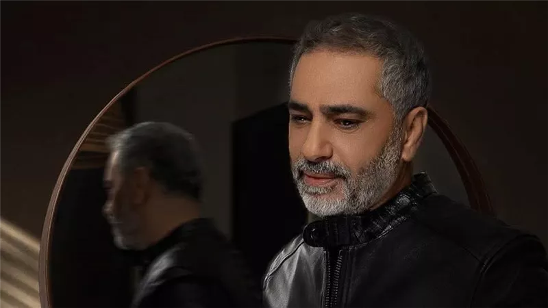 الحسابات الوهمية .. فضل شاكر يحذر جمهوره بسبب الاعلانات المضللة
