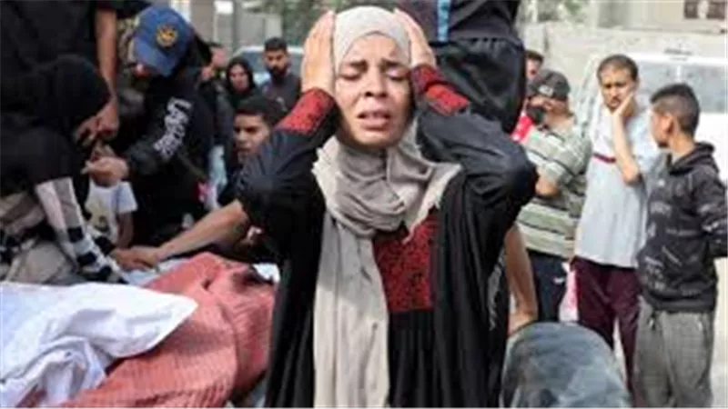 صحفي فلسطيني: النظام الصحي فى غزة منهار.. والاحتلال يواصل التصعيد العسكري