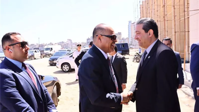 وزير العمل يفتتح ملتقى توظيف لتوفير 1100 فرصة عمل للشباب بدمياط