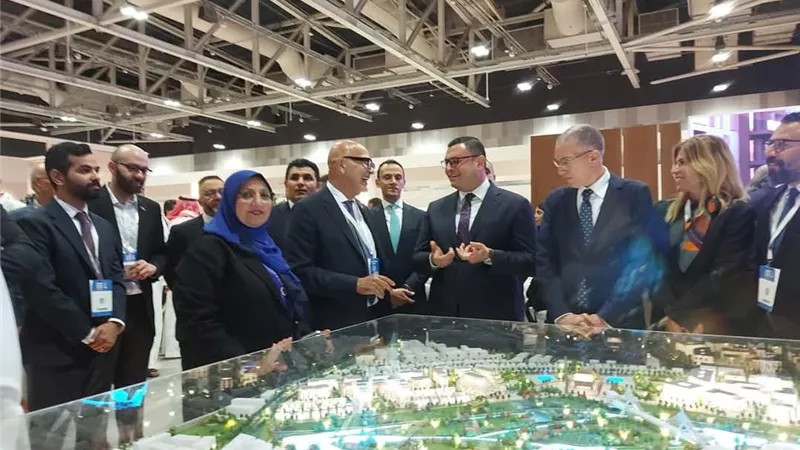 وزير الإسكان يُشارك في افتتاح معرض ومؤتمر عُمان العقاري 