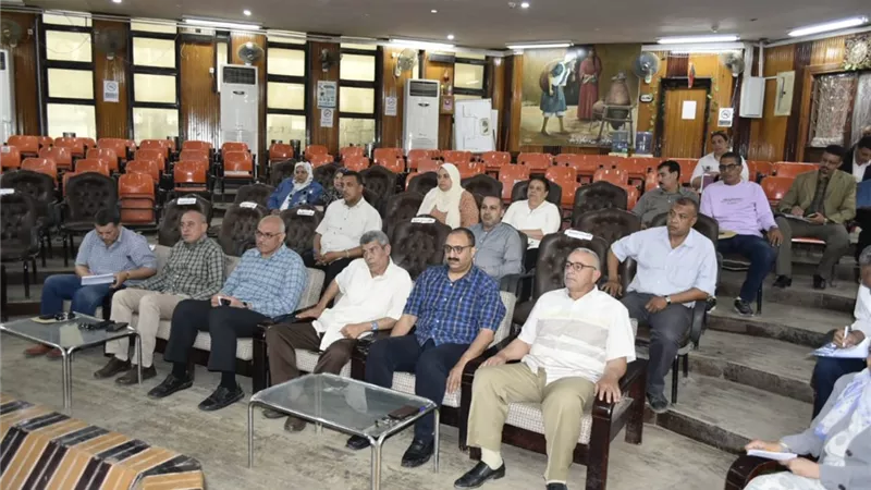 محافظ بني سويف يتابع الاستعدادات النهائية لامتحانات نهاية العام لـ570 ألف طالب