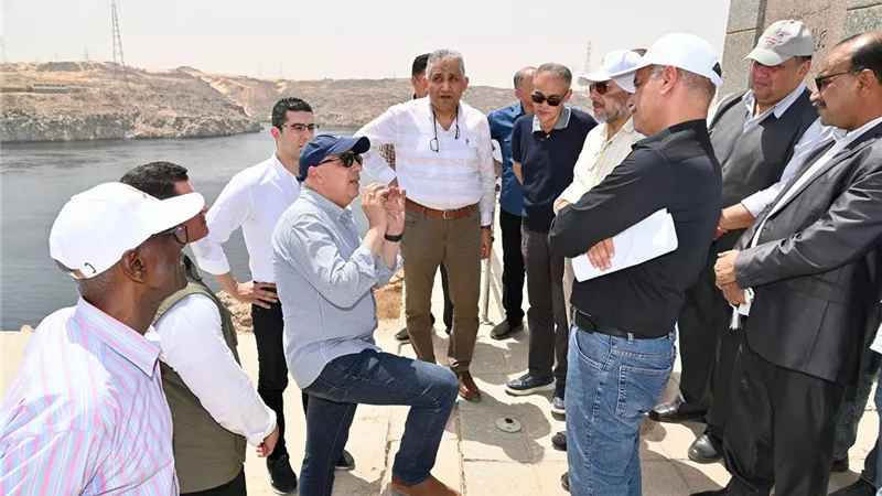وزير الري يتفقد استراحة خزان أسوان ونموذج السد العالي وموقع كسارة الحجارة 