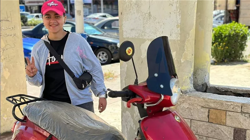 فتاة الديلفري.. آية عادل بطلة المصارعة التي تحولت إلى 