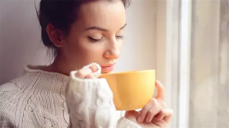 5 مشروبات تعزز نضارة البشرة وتمنحك إشراقة طبيعية.. دليلك اليومي للجمال 