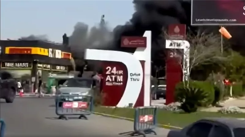 السيطرة على حريق داخل كافية بالممشى السياحي بطريق الواحات في أكتوبر 