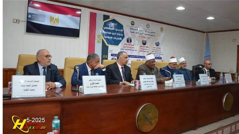 عباس شومان يؤكد ضرورة انتقاء مصادر المعرفة.. ويحذر من مخاطر وسائل التواصل