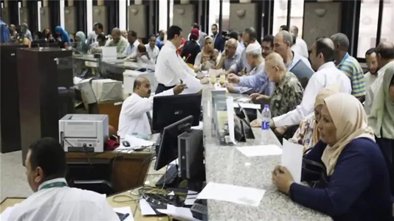 خصم 50% من الأجر أو إنهاء الخدمة.. عقوبات صارمة على ضعف الأداء