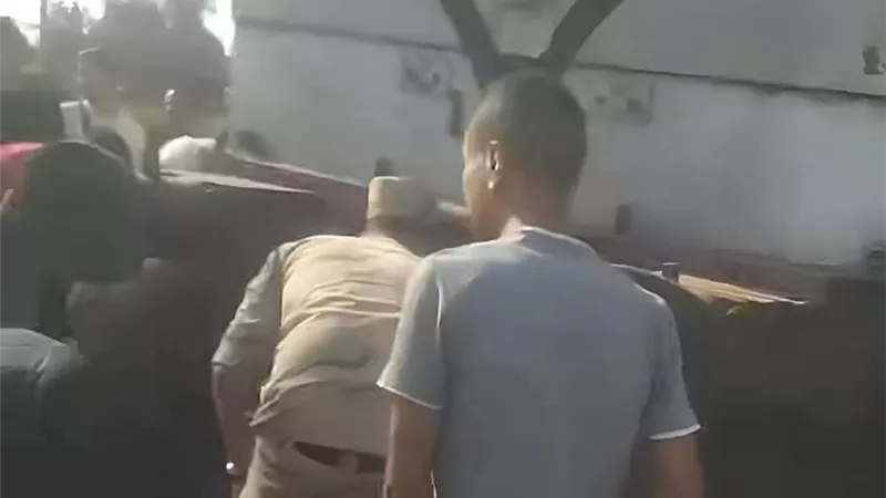 توقف قطار شبين الكوم- منوف بسبب موتوسيكل على القضبان 